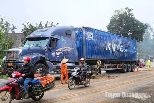 Khẩn trương khắc phục hậu quả tai nạn giao thông làm 5 người thiệt mạng
