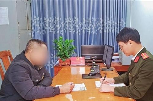 Phạt 5 triệu đồng người 'báo chốt' CSGT