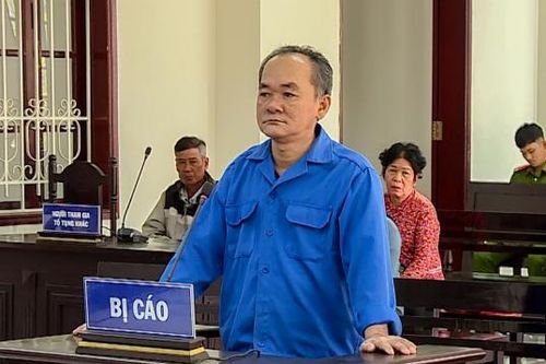 Án mạng do mâu thuẫn từ việc mò ốc dưới kênh