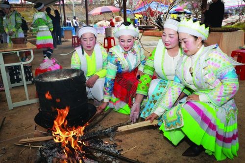 Bản Mông bình yên, ấm no, hạnh phúc nhờ có Đảng
