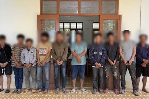 Bắt hai vụ đánh bạc có nhiều đối tượng tham gia
