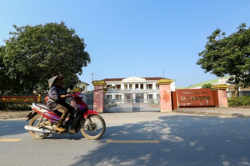 Sau nhiều năm sáp nhập, các trụ sở tiền tỷ ở Hà Tĩnh vẫn bị bỏ hoang