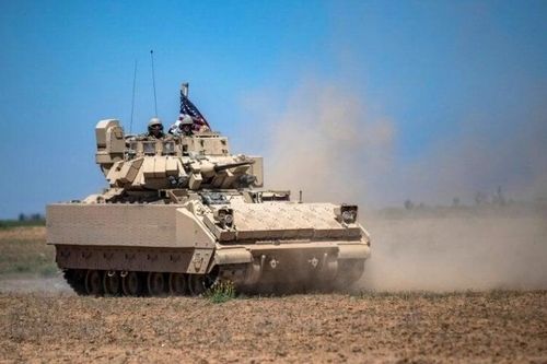 Nga phá hủy xe chiến đấu Bradley, Ukraine hạ tên lửa Kh-59