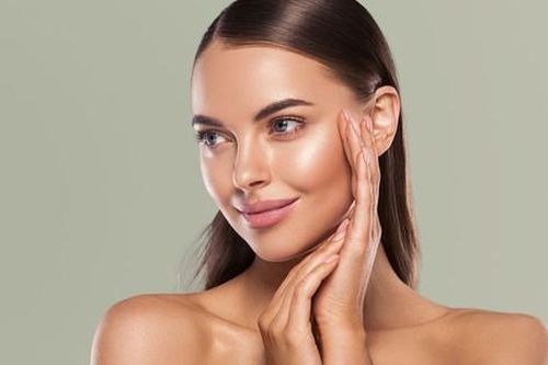 Nên uống, bôi hay tiêm collagen để làm đẹp da?