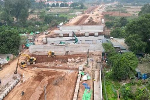 Tiến độ tuyến đường nối 2 quận ở Hà Nội một tháng trước ngày thông xe