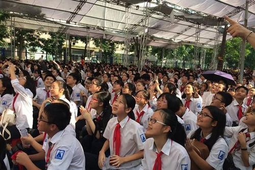 Sát thời điểm tuyển sinh, phụ huynh hụt hẫng trước thông tin dừng lớp 6 trường chuyên Hà Nội - Amsterdam