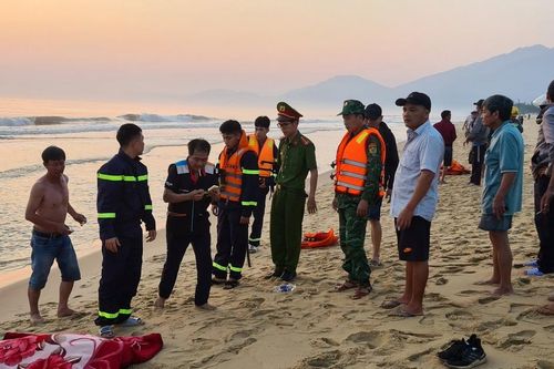 Đi bủa lưới người đàn ông bị sóng cuốn tử vong
