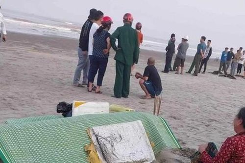 Cùng nhóm bạn đi tắm biển, nam sinh lớp 8 bị đuối nước tử vong