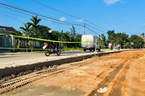 Tích cực tháo gỡ khó khăn, đưa dự án nâng cấp quốc lộ 14E về đích