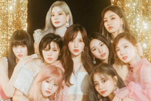 Twice giành quán quân Billboard đầu tiên