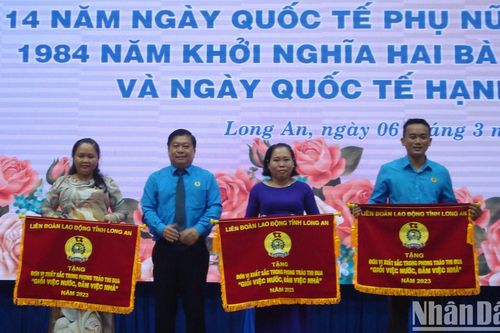 Long An khen thưởng nhiều tập thể, cá nhân 'Giỏi việc nước, đảm việc nhà'