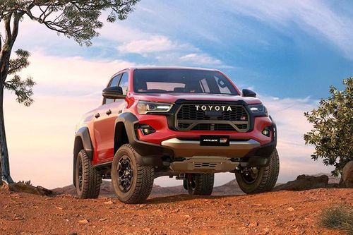 Toyota Hilux GR Sport có gì để 'thách thức' vua bán tải Ford Ranger?