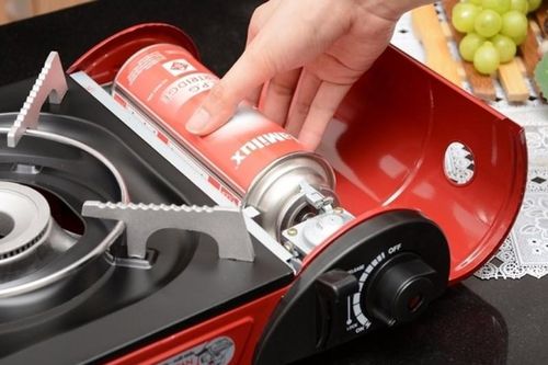 Nổ bếp gas mini, bé gái 2 tuổi phỏng nặng