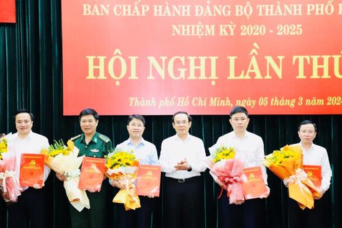 Đại tá Trần Thanh Đức tham gia Ban Chấp hành Đảng bộ thành phố Hồ Chí Minh