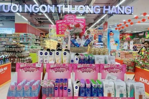 Nhà bán lẻ đua nhau giảm giá trước thềm Ngày Quốc tế Phụ nữ