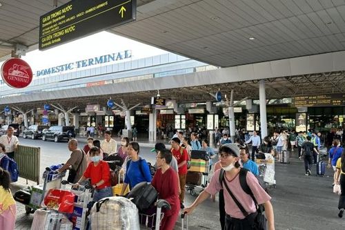 Trên 9,6 triệu lượt khách di chuyển qua các cảng hàng không của ACV