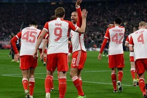 Harry Kane rực sáng, Bayern Munich lội ngược dòng thành công