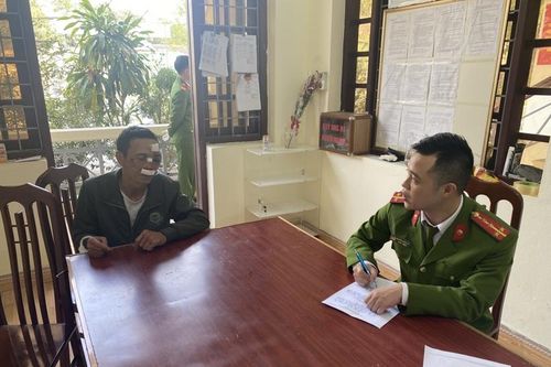 Khởi tố đối tượng giết 'vợ hờ', rồi nằm ngủ cạnh thi thể