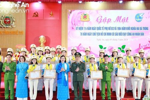 Công an Nghệ An tôn vinh 22 phụ nữ tiêu biểu nhân ngày 8/3
