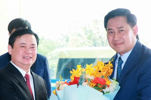 Bí thư Tỉnh ủy Nghệ An tiếp Bộ trưởng, Chủ nhiệm Văn phòng Phủ Thủ tướng Lào