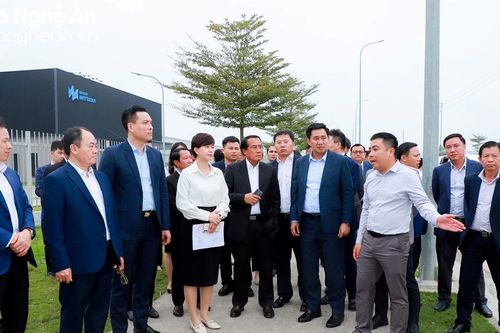 Bộ trưởng, Chủ nhiệm Văn phòng Phủ Thủ tướng Lào tìm hiểu kinh nghiệm thu hút đầu tư của Nghệ An