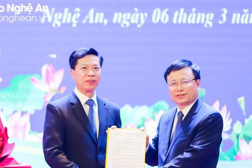Công bố Quyết định bổ nhiệm Phó Hiệu trưởng Trường Đại học Y khoa Vinh