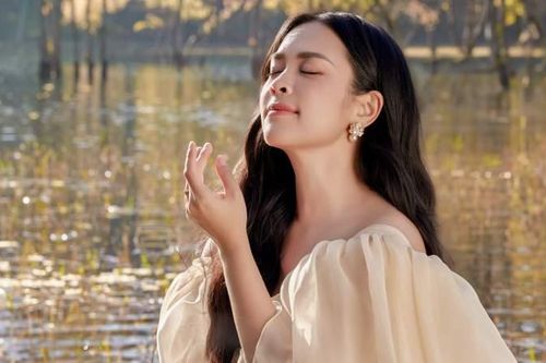 'O Sen' Ngọc Mai quay MV cùng con gái, gửi tặng khán giả ca khúc ý nghĩa nhân dịp 08/03