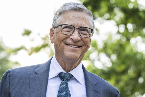 Bill Gates cùng bạn gái du lịch Việt Nam