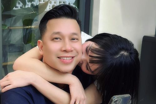 Ca sĩ Lê Hoàng gây tranh cãi khi nhận xét chữ cái viết hoa của tiếng Việt, còn 'thách thức' netizen?
