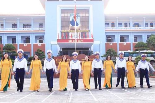 Phụ nữ Lữ đoàn 162 hưởng ứng 'Tuần lễ Áo dài'