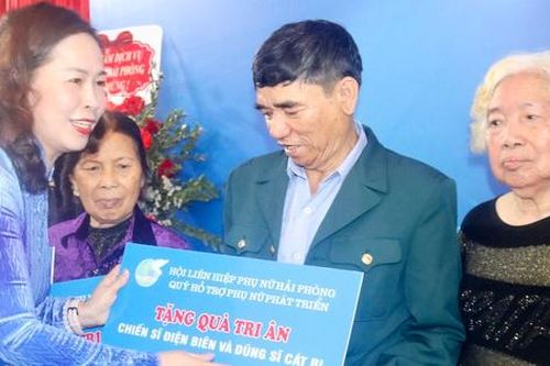 Hải Phòng: Tặng 20 sổ tiết kiệm tri ân chiến sĩ tham gia chiến dịch Điện Biên Phủ, chiến thắng Cát Bi