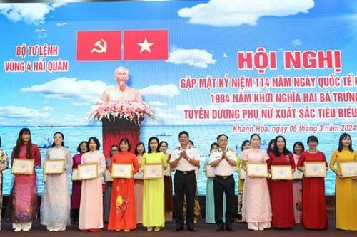 Vùng 4 Hải quân: Khen thưởng 22 cán bộ, hội viên phụ nữ tiêu biểu