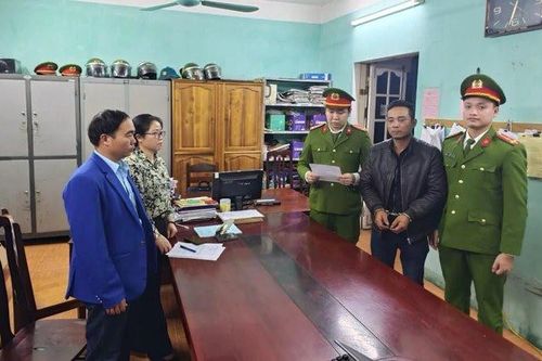 Chi Cục trưởng Chi cục Dự trữ tỉnh Tuyên Quang tham ô tài sản