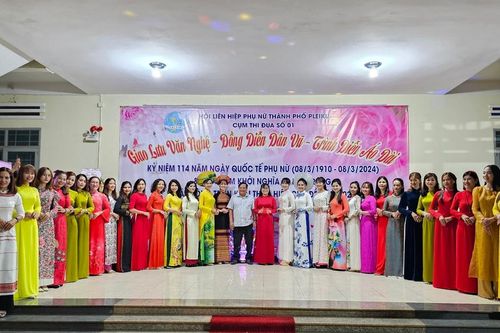 Cụm thi đua số 1 Hội LHPN TP. Pleiku giao lưu văn nghệ, đồng diễn dân vũ, trình diễn áo dài