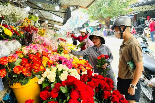 Đa dạng quà tặng ngày 8-3