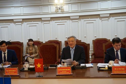Chánh án TANDTC Nguyễn Hòa Bình làm việc với đại diện UNICEF tại Việt Nam