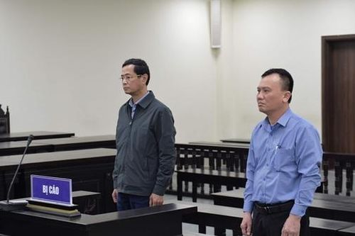 Cựu Giám đốc CDC Hà Nội lĩnh 36 tháng tù treo trong vụ án Việt Á