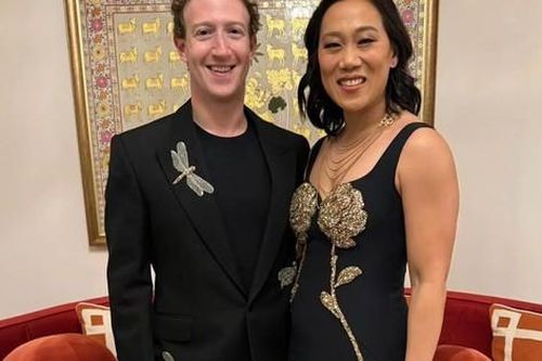 Lý do 'ông trùm' Facebook Zuckerberg yêu say đắm người phụ nữ có nhan sắc bình thường mà không lấy vợ xinh