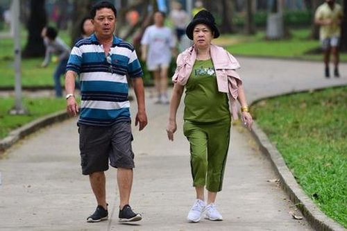 Cách đi bộ và giãn cơ 30 phút để giảm cân