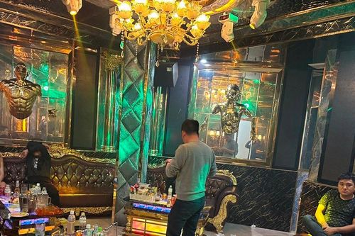 Hà Nội: Quán KTV Luxury cho khách 'xào ke', 'bay lắc'
