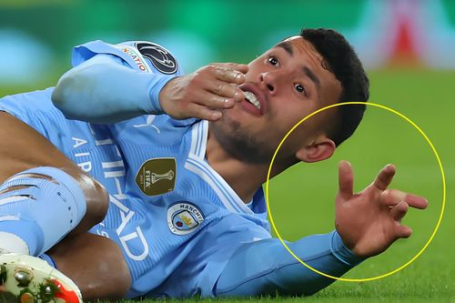Chấn thương gây sốc của sao Man City