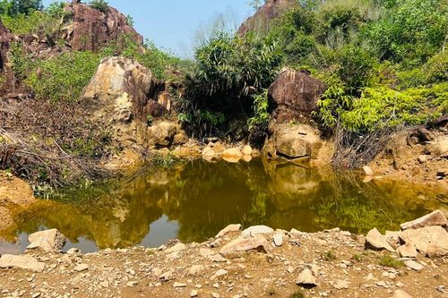 Quảng Nam: Doanh nghiệp khai thác đất 'tháo chạy', môi trường tan nát