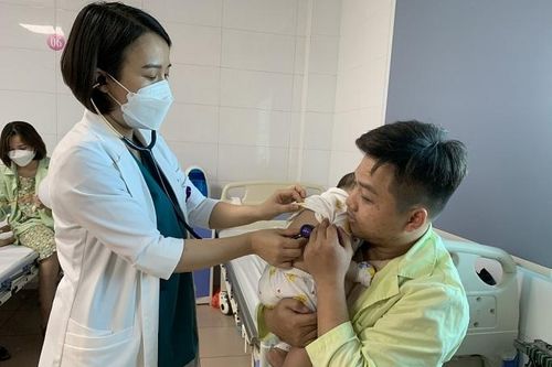 Chuyên gia chỉ cách phòng bệnh khi trẻ nhỏ viêm đường hô hấp đang gia tăng