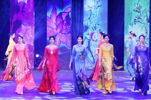 Góc nhìn 365: Ngày của áo dài