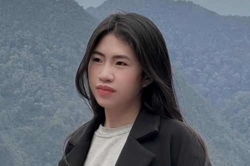Tiền đạo Thanh Nhã và phong cách đời thường cực nữ tính, dịu dàng