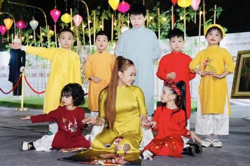 Nức tiếng áo dài Trạch Xá