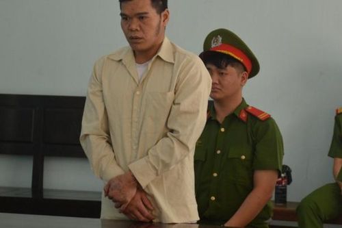 Gia Lai: Bực tức vì con quấy khóc, cha ruột dùng gậy đánh con tử vong