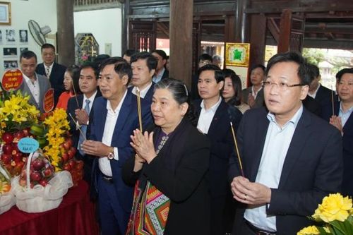 Dâng hương tưởng niệm 80 năm ngày hy sinh của Nhà cách mạng, liệt sĩ Tô Hiệu