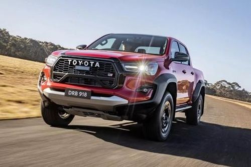 Biến thể Toyota Hilux phong cách xe đua cập bến Thái Lan