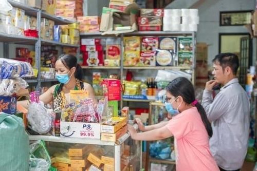 Ý kiến trái chiều xung quanh đề xuất nâng ngưỡng doanh thu chịu thuế với hộ kinh doanh